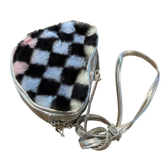 Wonder Nation Heart Icon Crossbody Bag - Picture 11 of 12